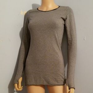 LULULEMON REVERSIBLE LONG SLEEVE TOP